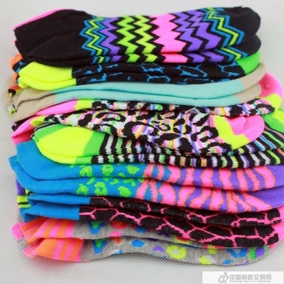 5毛襪子批發(fā)全攻略 廠家直銷(xiāo)庫(kù)存襪子，全棉滌棉混批一站購(gòu)